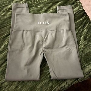 ILUS Leggings